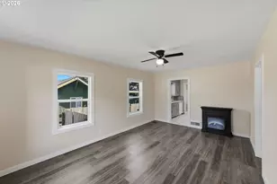 1391 Central Ave, Coos Bay, OR 97420 - Photo 6