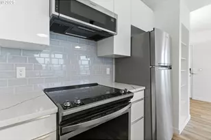 303 NW Uptown Terrace, Portland, OR 97210 - Photo 10