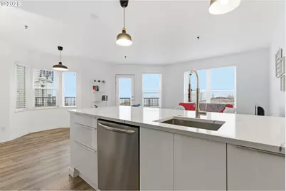 303 NW Uptown Ter #2B, Portland, OR 97210 - Photo 8