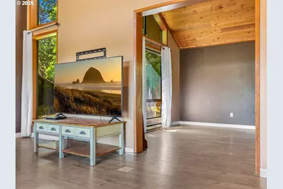 90517 Birdie Dr, Warrenton, OR 97146 - Photo 8