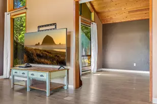 90517 Birdie Dr, Warrenton, OR 97146 - Photo 8