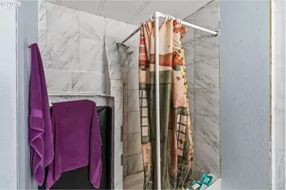 33665 Hampton Rd, Eugene, OR 97405 - Photo 16