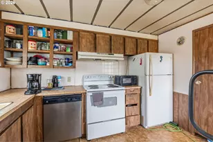 33665 Hampton Rd, Eugene, OR 97405 - Photo 10