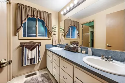 15337 S Hattan Rd, Oregon City, OR 97045 - Photo 18