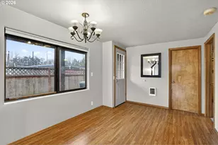 1701 Clackamette Dr, Oregon City, OR 97045 - Photo 12