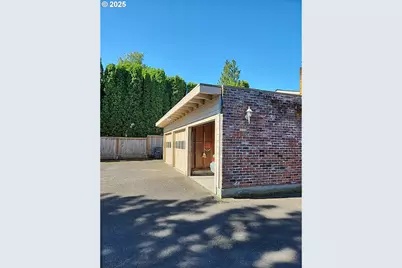 36 SE 52nd Ave, Portland, OR 97215 - Photo 32