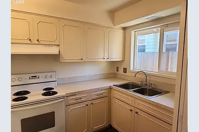 36 SE 52nd Ave, Portland, OR 97215 - Photo 24