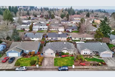 1923 Waymire St, Salem, OR 97304 - Photo 2