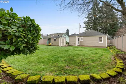 8837 SE Alder St, Portland, OR 97216 - Photo 10