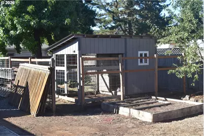 243 N Lane St, Cottage Grove, OR 97424 - Photo 18