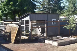 243 N Lane St, Cottage Grove, OR 97424 - Photo 18