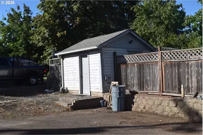 243 N Lane St, Cottage Grove, OR 97424 - Photo 16