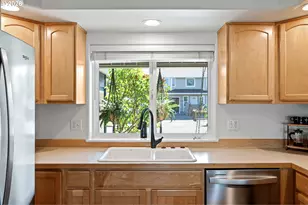 1574 Calistoga Ct, Eugene, OR 97402 - Photo 12