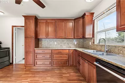 12434 SE 26th Ave, Milwaukie, OR 97222 - Photo 10