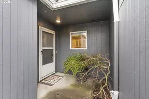 17666 NW Rolling Hill Ln, Beaverton, OR 97006 - Photo 2