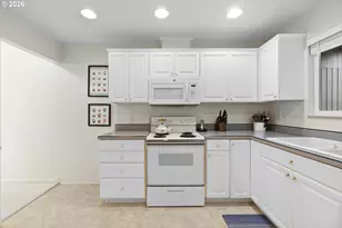 17666 NW Rolling Hill Ln, Beaverton, OR 97006 - Photo 6