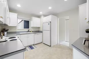 17666 NW Rolling Hill Ln, Beaverton, OR 97006 - Photo 8