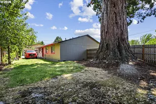 605 S Center St, Newberg, OR 97132 - Photo 8