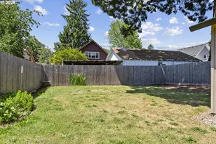 605 S Center St, Newberg, OR 97132 - Photo 22