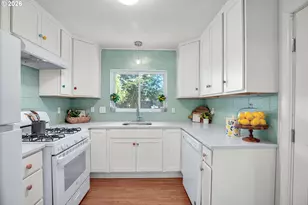 12050 NE Broadway, Portland, OR 97220 - Photo 14