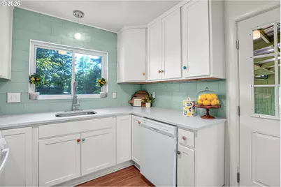 12050 NE Broadway, Portland, OR 97220 - Photo 16