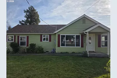 1589 NW Calkins Ave, Roseburg, OR 97471 - Photo 2