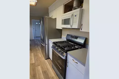 1589 NW Calkins Ave, Roseburg, OR 97471 - Photo 14