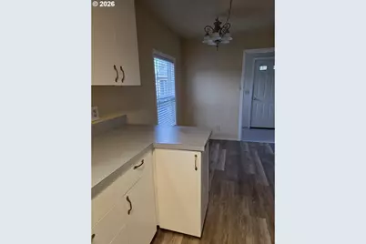 1589 NW Calkins Ave, Roseburg, OR 97471 - Photo 18