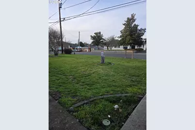 1589 NW Calkins Ave, Roseburg, OR 97471 - Photo 20