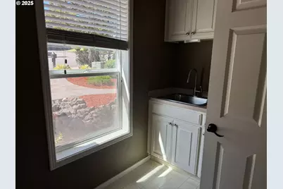 13728 SW 130th Pl, Portland, OR 97223 - Photo 18