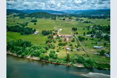 1548 Harlan St, Roseburg, OR 97471 - Photo 2