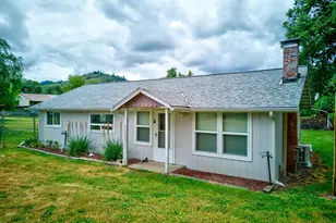 1548 Harlan St, Roseburg, OR 97471 - Photo 6