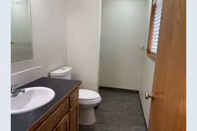 717 Creswood Dr, Creswell, OR 97426 - Photo 18