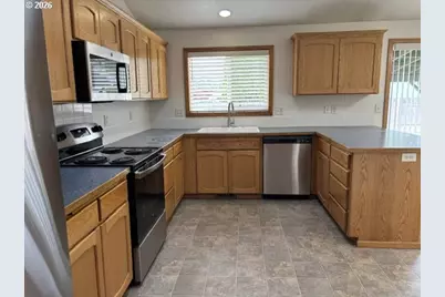 717 Creswood Dr, Creswell, OR 97426 - Photo 10