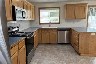 717 Creswood Dr, Creswell, OR 97426 - Photo 10