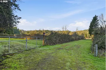 38961 Place Rd, Fall Creek, OR 97438 - Photo 16