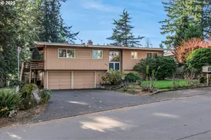 690 Marylhurst Dr, West Linn, OR 97068 - Photo 2