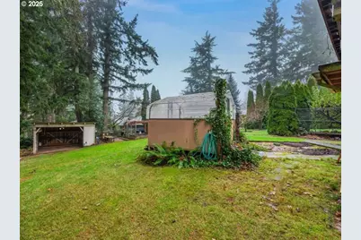 690 Marylhurst Dr, West Linn, OR 97068 - Photo 38