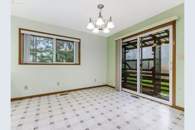 690 Marylhurst Dr, West Linn, OR 97068 - Photo 10