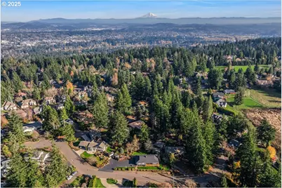 690 Marylhurst Dr, West Linn, OR 97068 - Photo 42