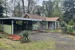 911 NE Newton Creek Rd, Roseburg, OR 97470 - Photo 1