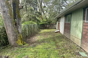 911 NE Newton Creek Rd, Roseburg, OR 97470 - Photo 16