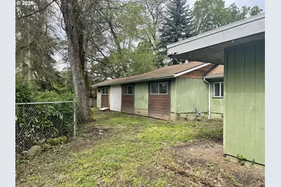 911 NE Newton Creek Rd, Roseburg, OR 97470 - Photo 14