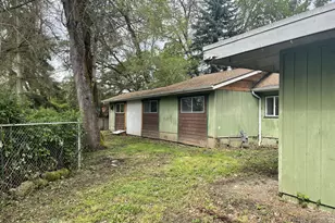 911 NE Newton Creek Rd, Roseburg, OR 97470 - Photo 14