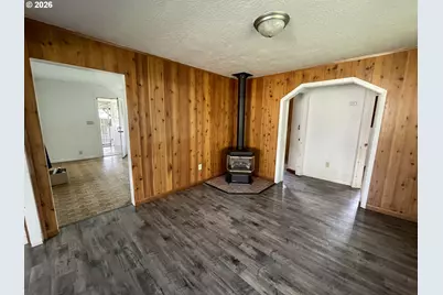 911 NE Newton Creek Rd, Roseburg, OR 97470 - Photo 6