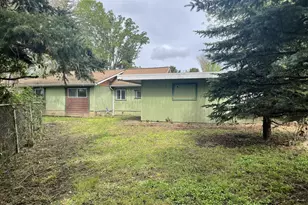 911 NE Newton Creek Rd, Roseburg, OR 97470 - Photo 2