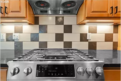 12996 SW Hazelcrest Way, Portland, OR 97224 - Photo 22