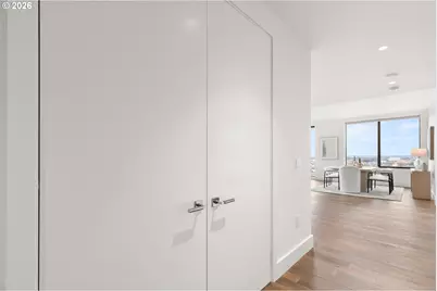550 SW 10th Ave #2105, Portland, OR 97205 - Photo 6