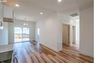 730 E Elmore St, Lebanon, OR 97355 - Photo 6