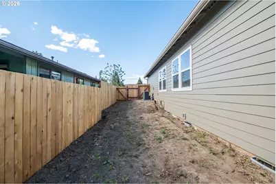 730 E Elmore St, Lebanon, OR 97355 - Photo 32